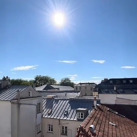 Le Cocon De La Reine Versailles